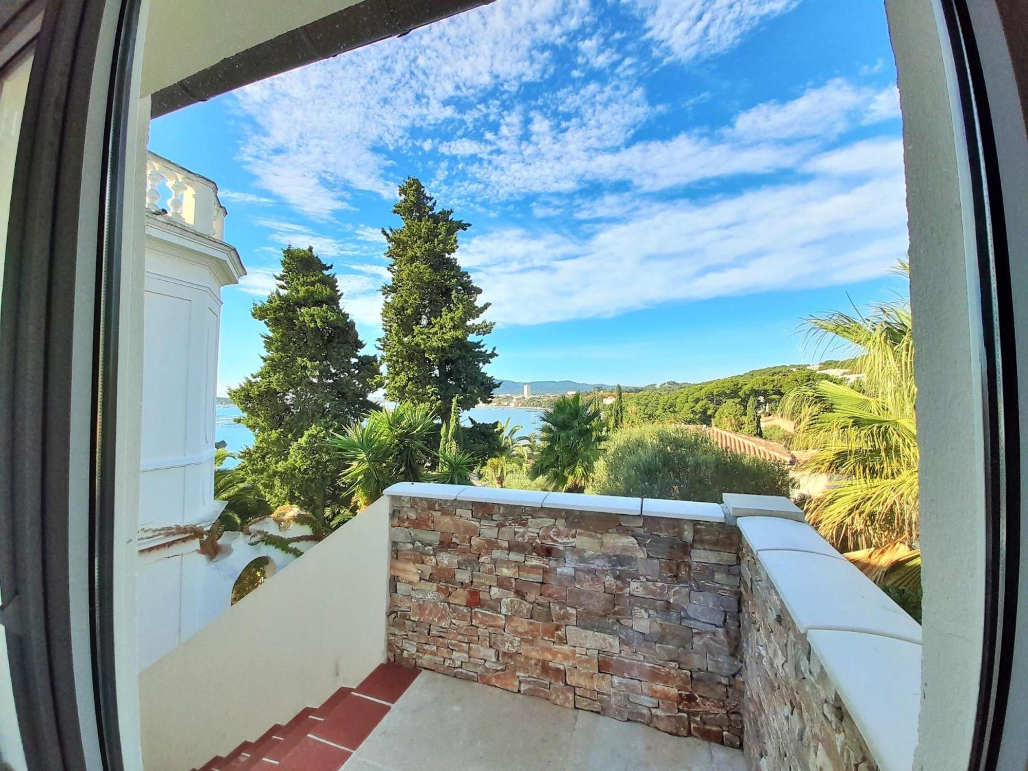 Villa-Chateau Les Terrasses - Tamaris, Plage Des Sablettes, Mer Au Bas De La Propriete La Seyne-sur-Mer Bagian luar foto