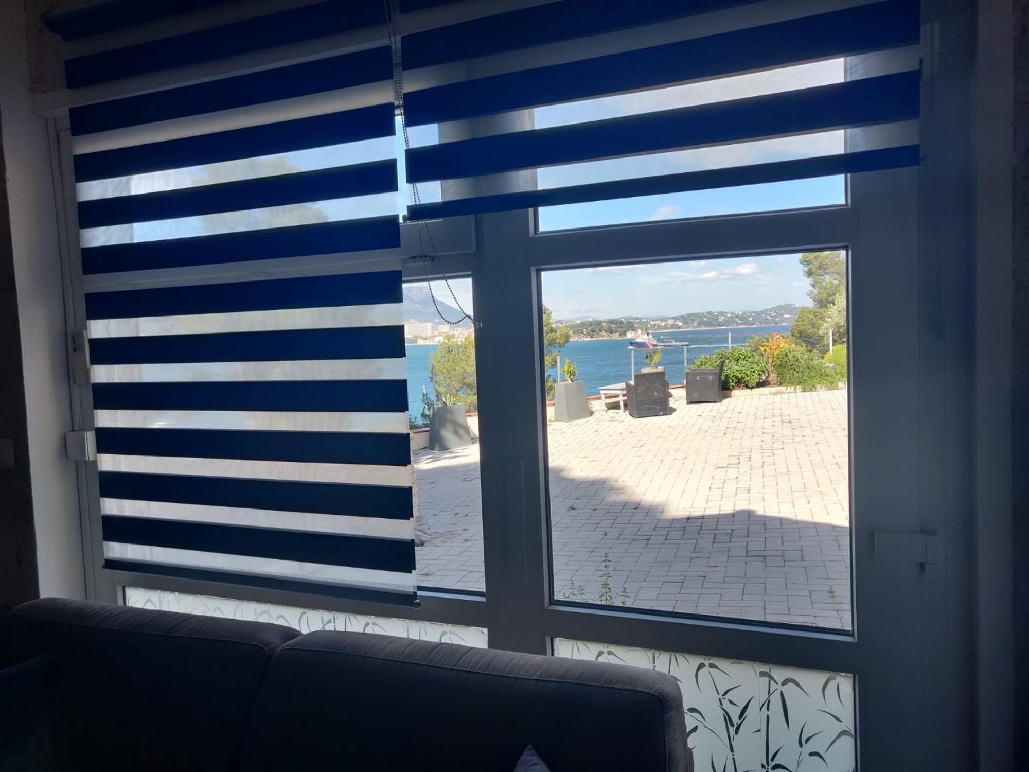 Villa-Chateau Les Terrasses - Tamaris, Plage Des Sablettes, Mer Au Bas De La Propriete La Seyne-sur-Mer Bagian luar foto
