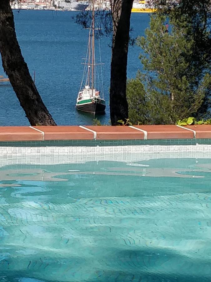 Villa-Chateau Les Terrasses - Tamaris, Plage Des Sablettes, Mer Au Bas De La Propriete La Seyne-sur-Mer Bagian luar foto